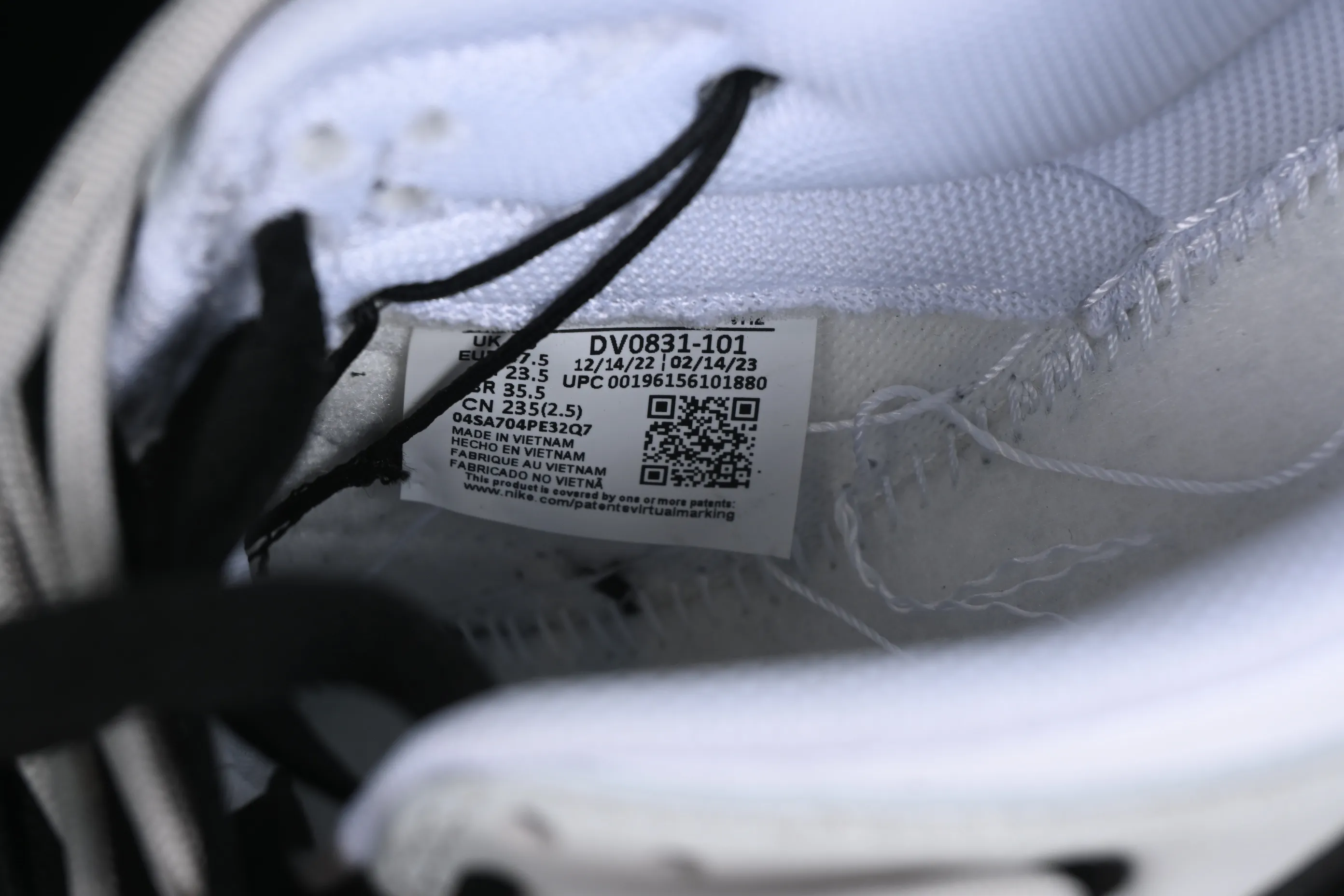 All Categories Nk SB Dunk Series Nk SB Dunk Low Low-top sneakers Nk Dunk Low Leather letters High street deconstruction Black and gray SB strap low-top casual sneakers DV0831-101